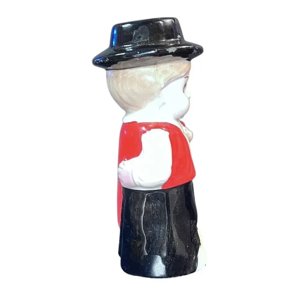 Amish Couple Salt and Pepper Shakers 5
